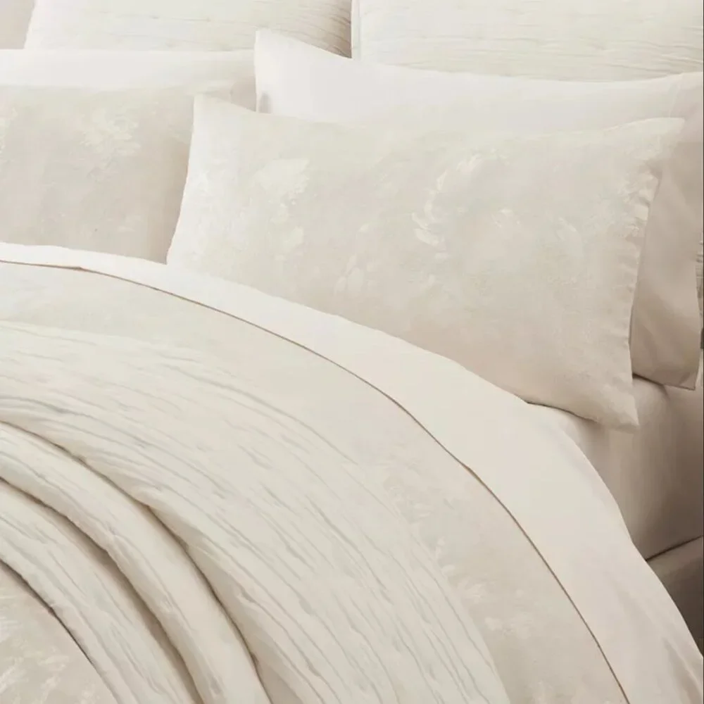 Donna Karan Illusion Duvet Cover